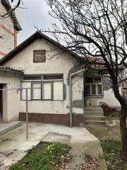 kuće   Niš  -    
