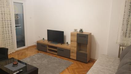 stanovi   Niš  -    