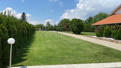 kuće   SREMSKI OKRUG  Krstašice    Kralja Petra