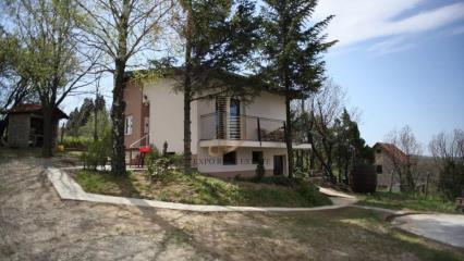 vikendica   Novi Sad  -    