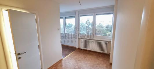 stanovi   Beograd  Savski blokovi (44 45 70 70a)    Nehruova