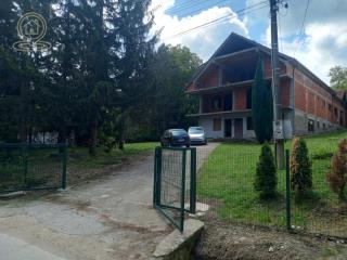 kuće   Niš  -    