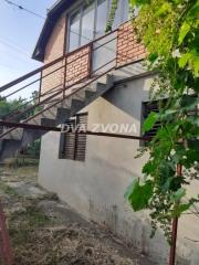 vikendica   Inđija  -    