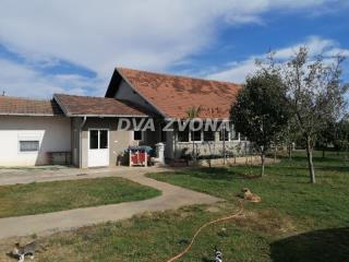 kuće   Temerin  -    