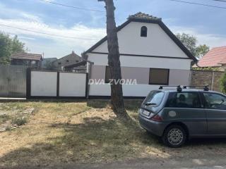 kuće   Bečej  -    