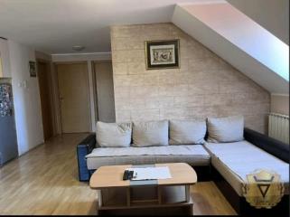 stanovi   Beograd  Altina    Crvenih javorova