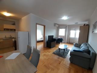stanovi   Beograd  Pašino i Lekino brdo    Todora Dukina