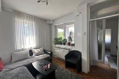 stanovi   Beograd  Petlovo Brdo    Mrakovička