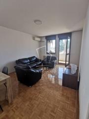 stanovi   Beograd  Darvinova pošta    Kumodraška