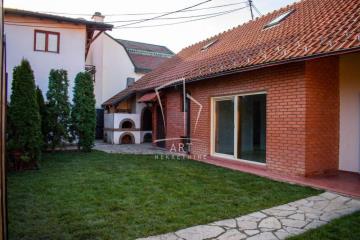 kuće   Beograd  Zemun centar    Ugrinovačka