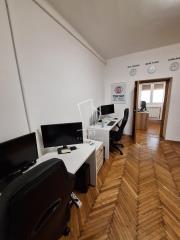 poslovni prostor   Beograd  Karadjordjerv trg    22. Oktobra
