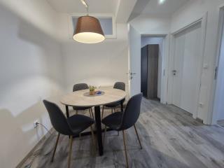 stanovi   Jagodina  -    
