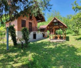 vikendica   Irig  -    