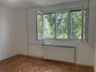 stanovi   Beograd  Banovo brdo    Lješka