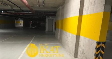 garaža   Beograd  Banjica I II    Vojvode Stepe