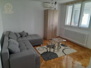 stanovi   Niš  -    