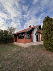 vikendica   Inđija    vikendica   Inđija  -