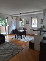 stanovi   Beograd  Voždovac lokacija    Pazinska