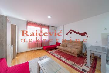 stanovi   Beograd  Zeleno brdo    Madridska