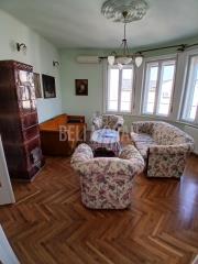 stanovi   Beograd  Vukov spomenik    Držićeva