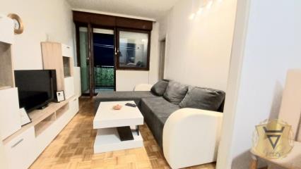 Privrednikovih Pitomaca    stanovi   Beograd    stanovi   Beograd  Borča    Privrednikovih Pitomaca