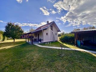 kuće   JUŽNO-BANATSKI OKRUG  centar    Jelene Anžujske