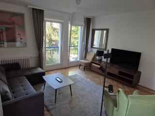 stanovi   Beograd  Kalenić    Molerova