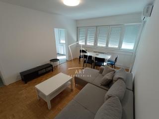 stanovi   Beograd  Hotel Yu i Stari merkator    Bulevar Maršala Tolbuhina