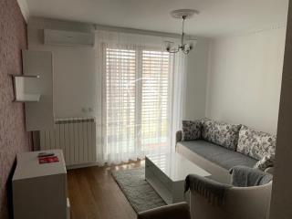 stanovi   Beograd  Cvetkova pijaca    Ravanička