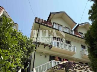 kuće   Beograd  Banjica I II    Paunova