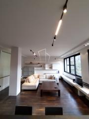 stanovi   Beograd  Skadarlija    Rige od Fere