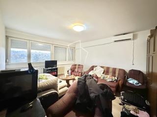 stanovi   Beograd  Konjarnik    Ustanička