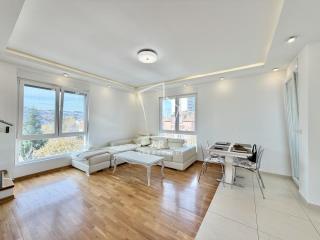 stanovi   Beograd  Ćukovac    Garibaldijeva