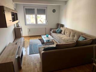 stanovi   Niš  -    Centar