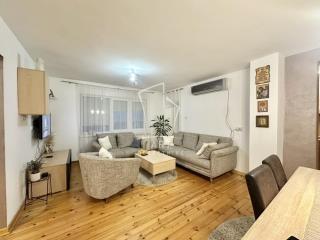 kuće   Beograd  Surčin Centar    Ignjata Lakočevića