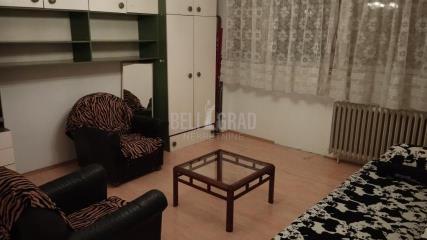 stanovi   Beograd  Banovo brdo    Požeška