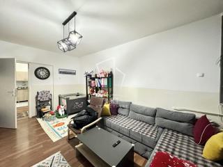 stanovi   Beograd  Zemun centar    Banijska