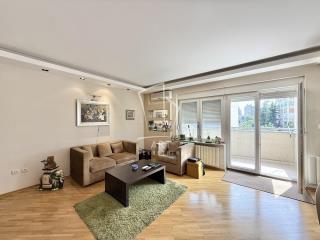 stanovi   Beograd  Ðeram    Kulina Bana