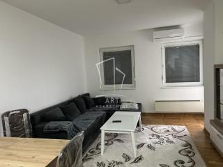 stanovi   Beograd  Krnjača    Peka Tepavčevića