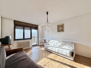 stanovi   Beograd  Petlovo Brdo    Mrakovička