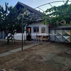 stanovi   Novi Sad  -    