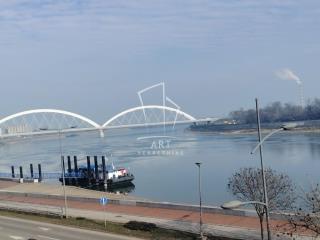 stanovi   NOVI SAD  Kej    Trg neznanog junaka