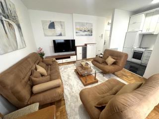 stanovi   Novi Sad  -    