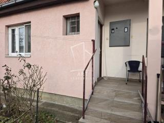 stanovi   Beograd  Zvezdarska šuma    Bana Ivaniša