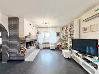 kuće   Beograd  Sremčica    Doljanska (Sremčica)