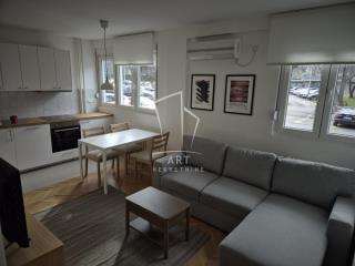 stanovi   Beograd  Tašmajdan    Ilije Garašanina