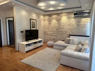 stanovi   Beograd  CRVENI KRST    Vojvode Supljikca