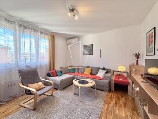 stanovi   Beograd  Karaburma    Uralska