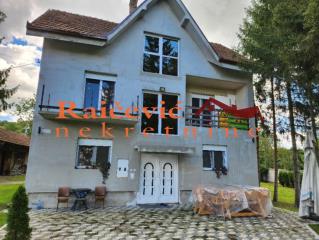 kuće   Beograd  Ripanj    Put za Petrino brdo