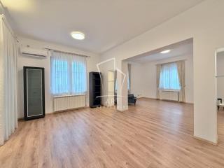 kuće   Beograd  Hotel M    Bilećka